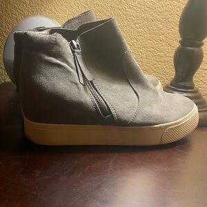 Grey zip up high tops